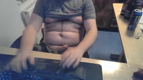 Snapshot of currycake chatting on 02.14.25 currycake online show from 02.14.25