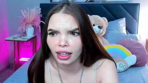 Snapshot of curvy_dynamite chatting on 10.13.25 Sammy online show from 10.13.25