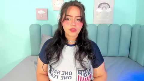 Snapshot of curvy_rousi chatting on 01.28.25 Rosie online show from 01.28.25