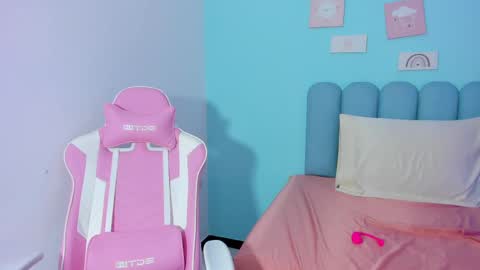 Snapshot of curvy_rousi chatting on 02.13.25 Rosie online show from 02.13.25