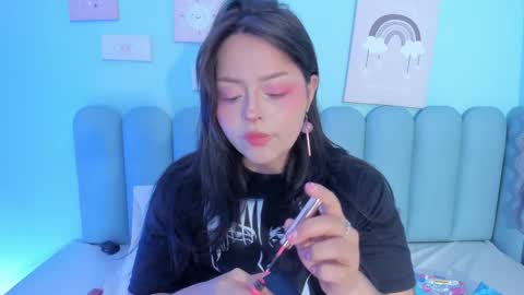 Snapshot of curvy_rousi chatting on 09.17.25 Rosie online show from 09.17.25