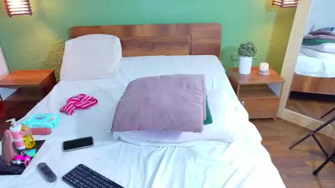 Danna online show from 10.28.25