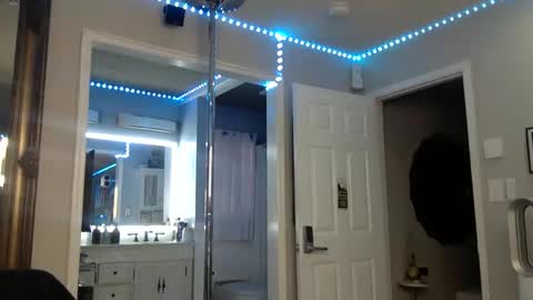 Snapshot of curvyfunlover chatting on 11.14.25 curvyfunlover online show from 11.14.25