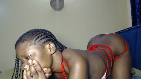 Snapshot of curvyjoan chatting on 10.17.25 curvyjoan online show from 10.17.25