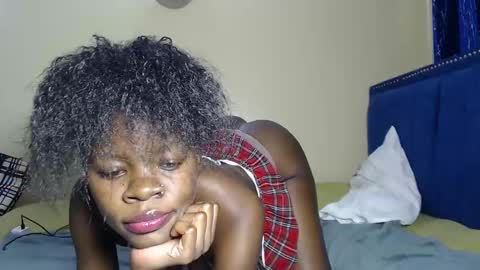 Snapshot of curvyjoan chatting on 10.31.25 curvyjoan online show from 10.31.25