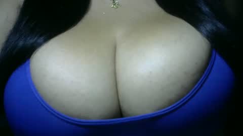 Snapshot of curvysexy_rose chatting on 04.28.26 curvysexy_rose online show from 04.28.26
