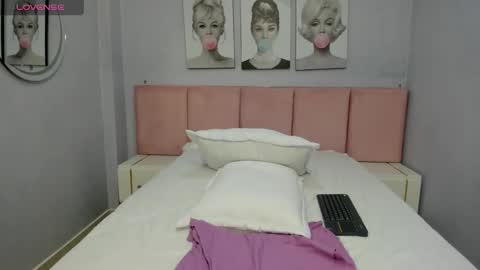 Snapshot of cute__emma chatting on 12.27.24 online show from 12.27.24