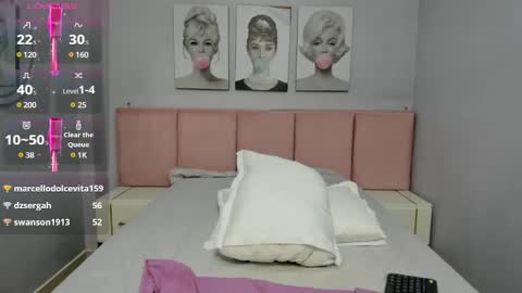 Snapshot of cute__emma chatting on 01.04.25 online show from 01.04.25