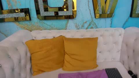 Snapshot of cute__emma chatting on 01.11.25 online show from 01.11.25