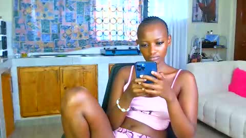Snapshot of cute_annah chatting on 05.27.26 cute annah online show from 05.27.26
