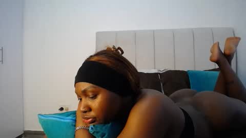 Liya online show from 10.16.25