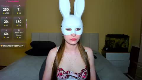 Snapshot of cute_becca_cb chatting on 06.11.26 Becca online show from 06.11.26
