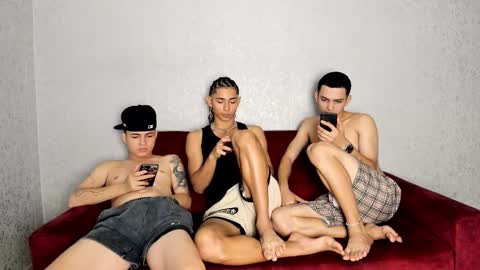 ARTURO-18  MATIAS-18  NIKOLAY-19  HADES-18  GABO-19 online show from 02.17.25