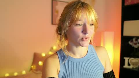 Snapshot of cute_brutality chatting on 11.30.25 Coco online show from 11.30.25