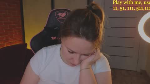 Everyday stream in the same time online show from 12.04.24