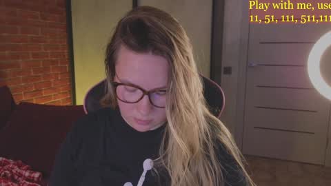Everyday stream in the same time online show from 12.13.24