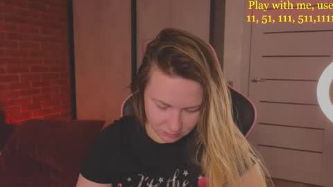 Everyday stream in the same time online show from 02.12.25