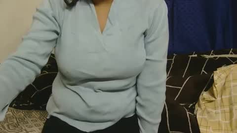 Snapshot of cute_kashmira99 chatting on 01.05.25 kashmira online show from 01.05.25