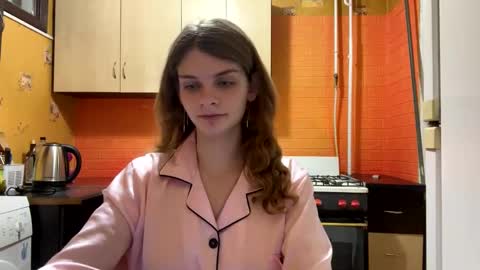 cute_kitte online show from 01.06.25