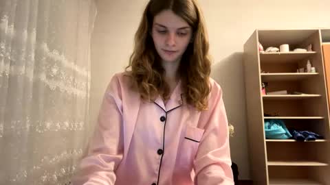 cute_kitte online show from 01.13.25