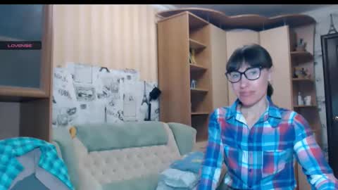 cute_lion_ online show from 10.28.25