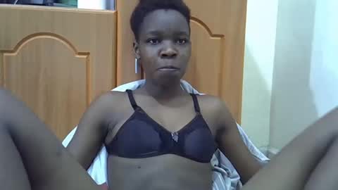 Snapshot of cute_marion chatting on 02.03.25 cute_marion online show from 02.03.25