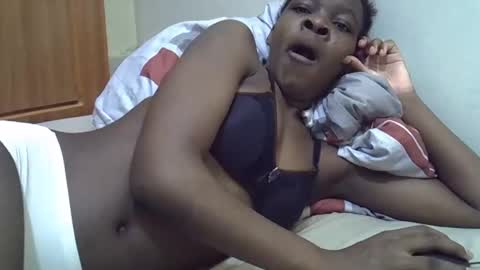 Snapshot of cute_marion chatting on 02.05.25 cute_marion online show from 02.05.25