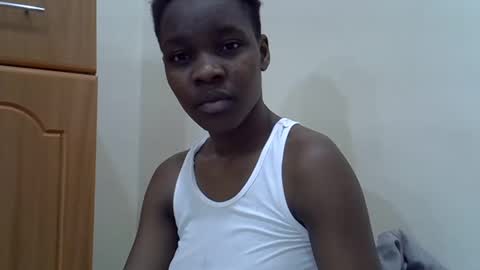 Snapshot of cute_marion chatting on 02.05.25 cute_marion online show from 02.05.25