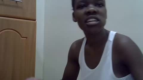 Snapshot of cute_marion chatting on 02.06.25 cute_marion online show from 02.06.25