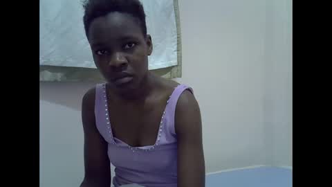 Snapshot of cute_marion chatting on 02.07.25 cute_marion online show from 02.07.25