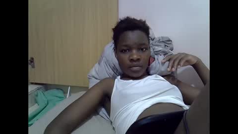 Snapshot of cute_marion chatting on 02.10.25 cute_marion online show from 02.10.25