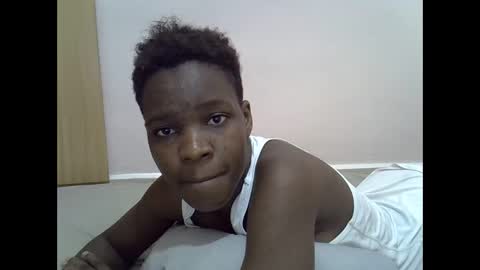 Snapshot of cute_marion chatting on 02.10.25 cute_marion online show from 02.10.25