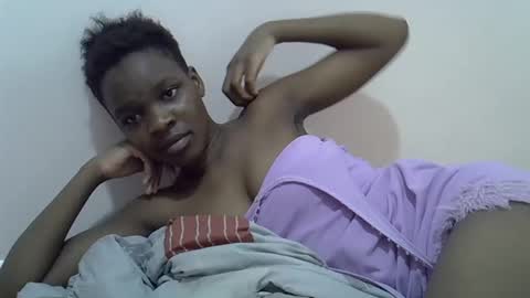 Snapshot of cute_marion chatting on 02.12.25 cute_marion online show from 02.12.25