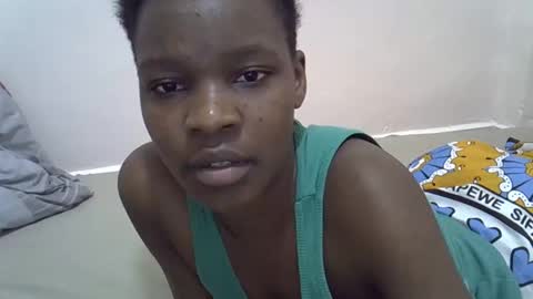 Snapshot of cute_marion chatting on 02.14.25 cute_marion online show from 02.14.25