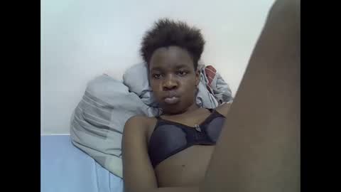 Snapshot of cute_marion chatting on 02.21.25 cute_marion online show from 02.21.25