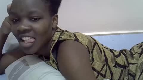 Snapshot of cute_marion chatting on 02.25.25 cute_marion online show from 02.25.25