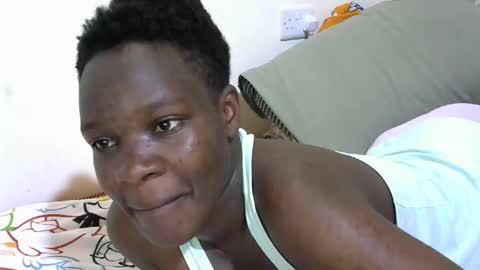 Snapshot of cute_marion chatting on 10.19.25 cute_marion online show from 10.19.25