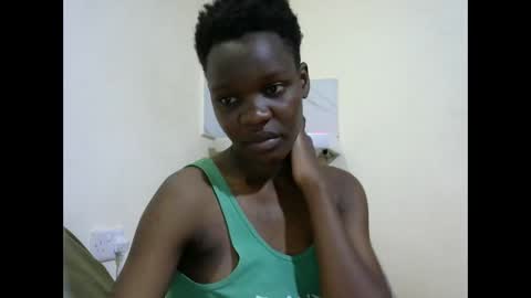 Snapshot of cute_marion chatting on 10.25.25 cute_marion online show from 10.25.25