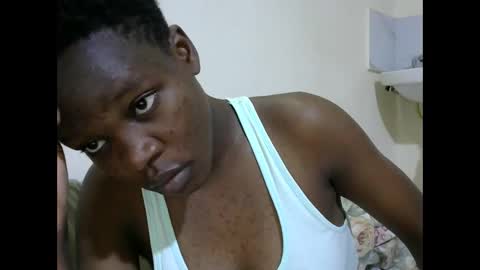 Snapshot of cute_marion chatting on 10.31.25 cute_marion online show from 10.31.25