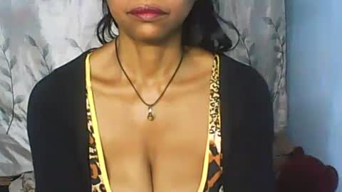 Snapshot of cute_moll chatting on 03.10.25 murielle online show from 03.10.25