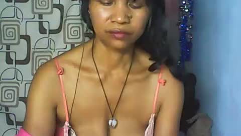 Snapshot of cute_moll chatting on 05.25.26 murielle online show from 05.25.26