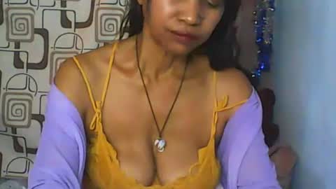 Snapshot of cute_moll chatting on 05.27.26 murielle online show from 05.27.26