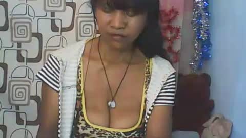 Snapshot of cute_moll chatting on 05.31.26 murielle online show from 05.31.26