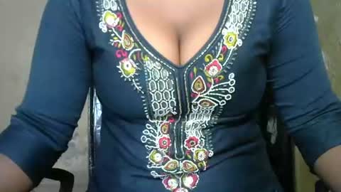 Snapshot of cute_payalji chatting on 05.16.26 alia online show from 05.16.26