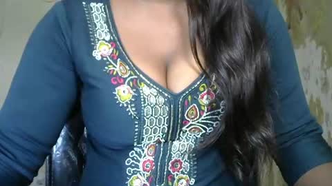 Snapshot of cute_payalji chatting on 05.17.26 alia online show from 05.17.26
