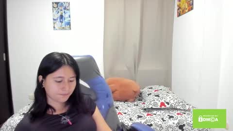 Snapshot of cute_rouss chatting on 11.07.25 ROUSS online show from 11.07.25