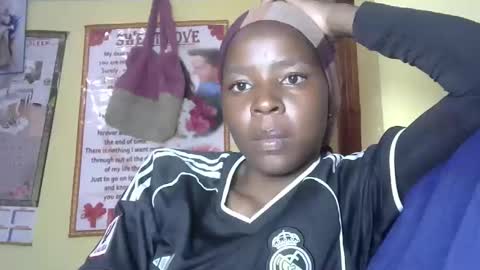 Snapshot of cute_sexy3 chatting on 11.02.25 SHARON online show from 11.02.25