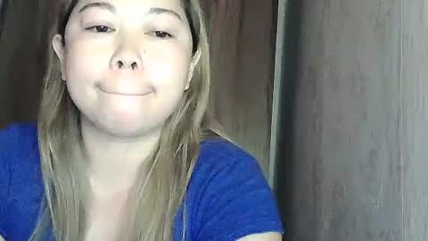 Snapshot of cute_slut09 chatting on 06.18.26 Mimi online show from 06.18.26