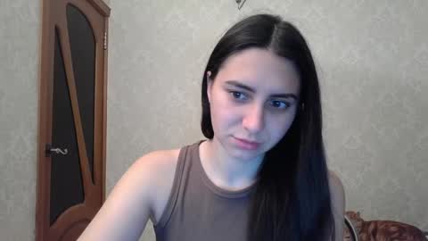 cute_strawberry_ online show from 12.02.24