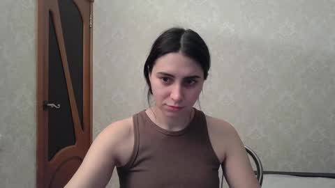 cute_strawberry_ online show from 12.17.24